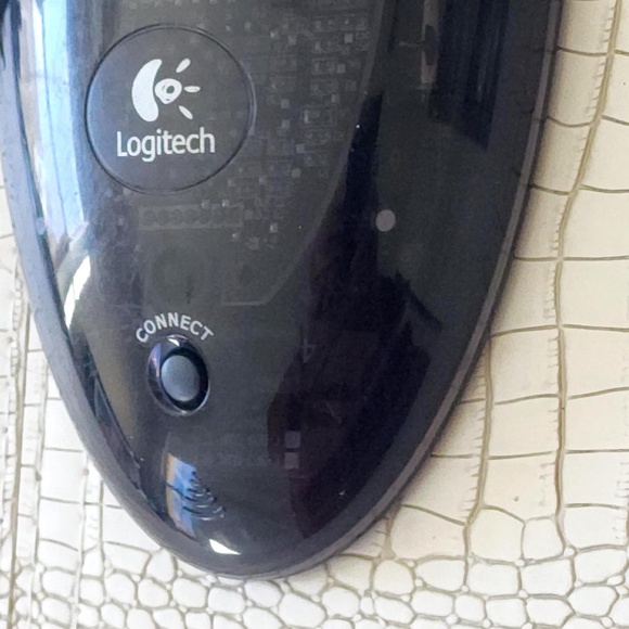 Logitech Cordless Keyboard and Mouse Receiver M/N  C-BD9-Dual  P/N 830522-0000 - Picture 2 of 5